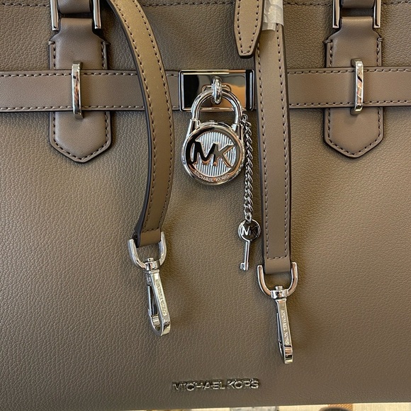 MICHAEL KORS HAMILTON MEDIUM SATCHEL 
 COLOR: Dusk 
NWT - Picture 15 of 16